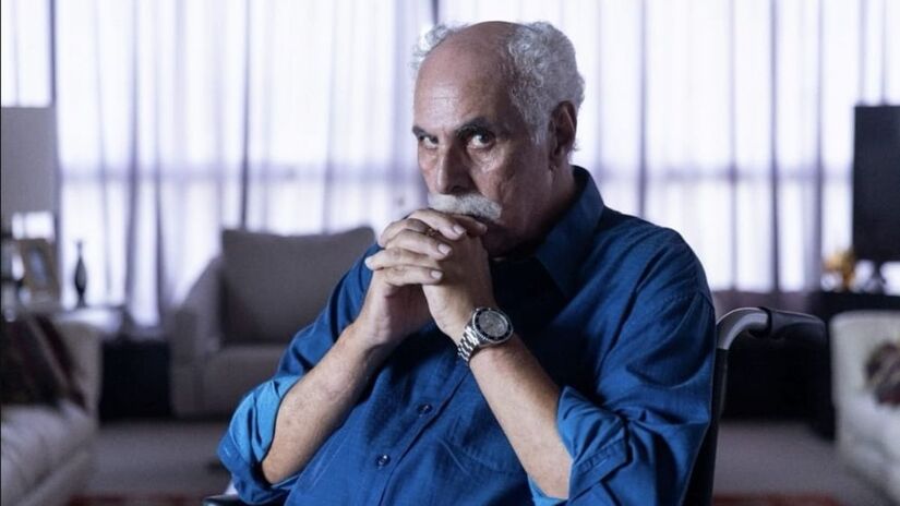 Anselmo Vasconcelos caracterizado como Roger Abdelmassih, ex-médico condenado por dezenas de abusos sexuais/ Reprodução Instagram/@ulissescampbell