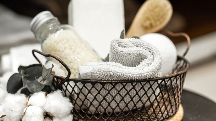 Produtos de higiene são para uso temporário e o ideal é confirmar antes de levar/ pvproductions/Freepik
