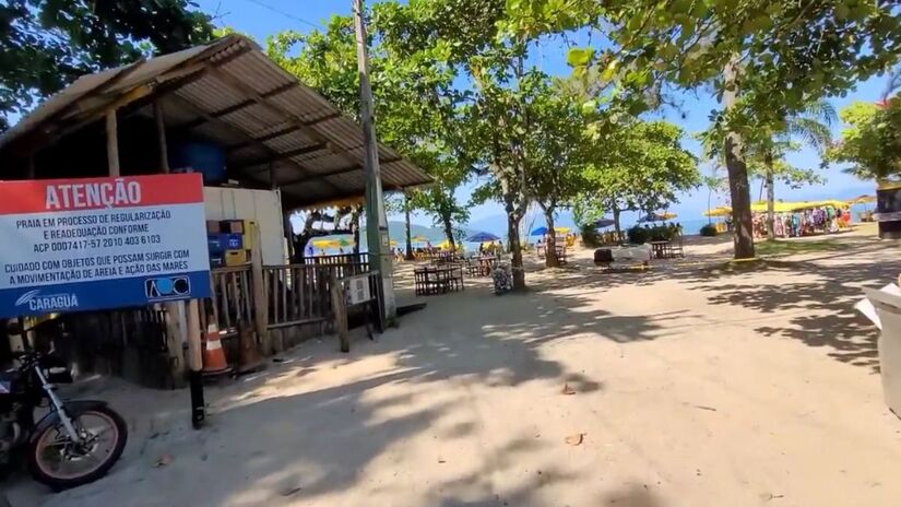 É um destino tranquilo, ideal para famílias com crianças e para quem busca descanso à beira-mar