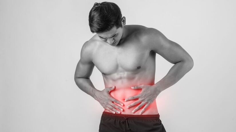 Reduzir o consumo de álcool é crucial para proteger o fígado, já que o excesso dessa substância é uma das principais causas de doenças hepáticas graves / jcomp/freepik