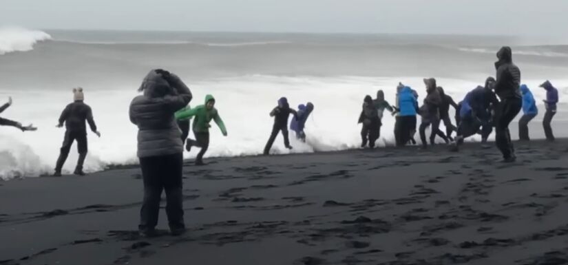 Ondas altas e perigosas se formam em segundos - Youtube/Los Viajes de Nico Villa