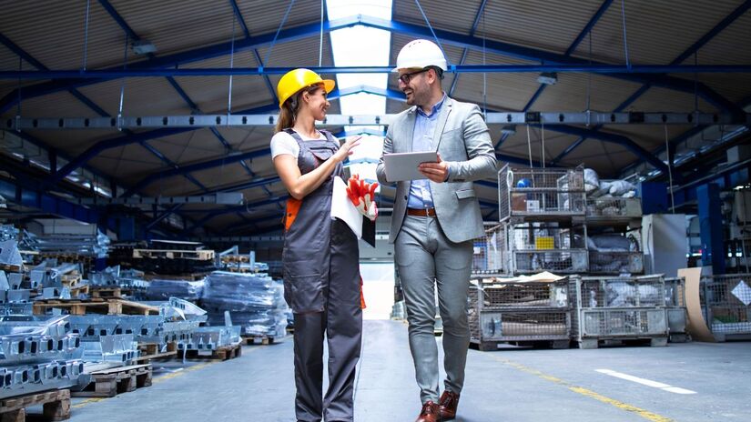 Indústria: empresas locais oferecem chances em produção, logística e controle de qualidade, com possibilidade de crescimento/ aleksandarlittlewolf/Freepik