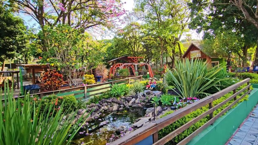 Durante todo o ano, turistas visitam o município em busca de tranquilidade, boa gastronomia e belas paisagens