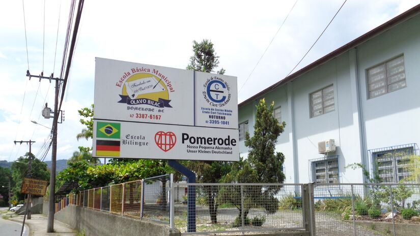 A cidade tem escola pública bilíngue com inscrições em português e alemão / Andrevruas/Wikimedia Commons