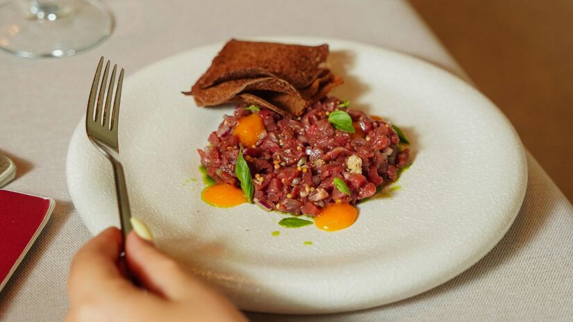 A carne vermelha é rica em proteínas, ferro e vitaminas essenciais para o organismo / Pexels