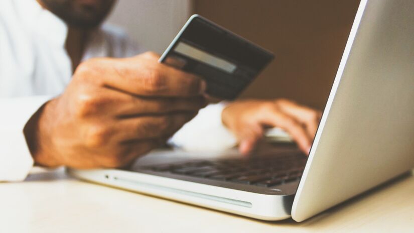 Ele também é muito útil nas compras realizadas pela internet / Pixabay