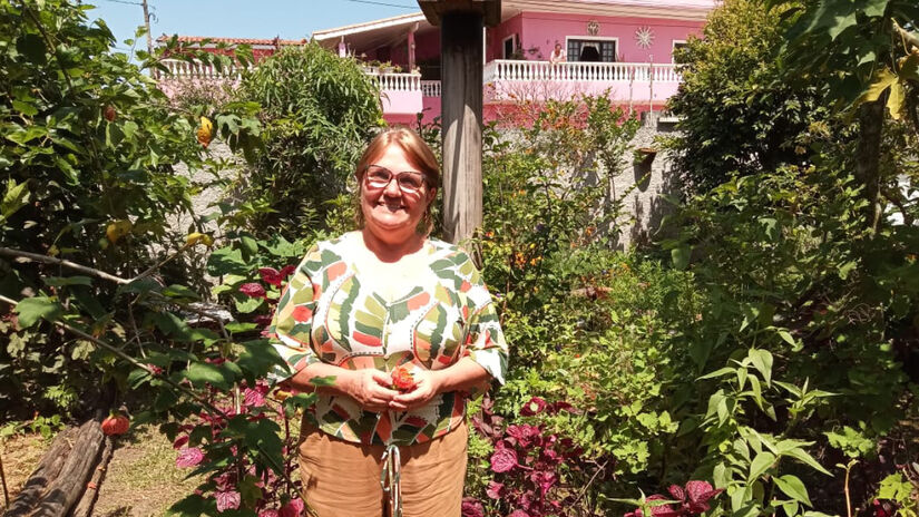 Karem explica como surgiu a ideia de começar a cultivar as espécies / Nayara Martins/DL