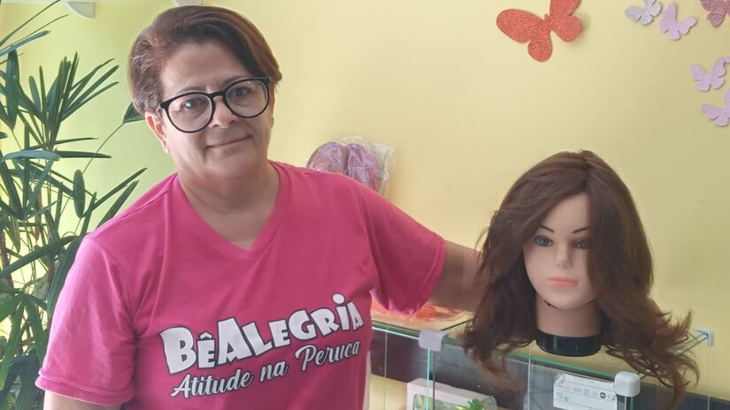 A peruca oferece conforto e ajuda a resgatar a sensação de normalidade no dia a dia / Nayara Martins/DL