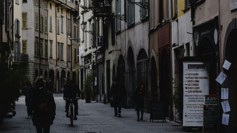 A alta qualidade e fácil acesso aos serviços públicos e essenciais foram decisivos para que Bergamo alcançasse o topo do ranking de qualidade de vida/Pexels