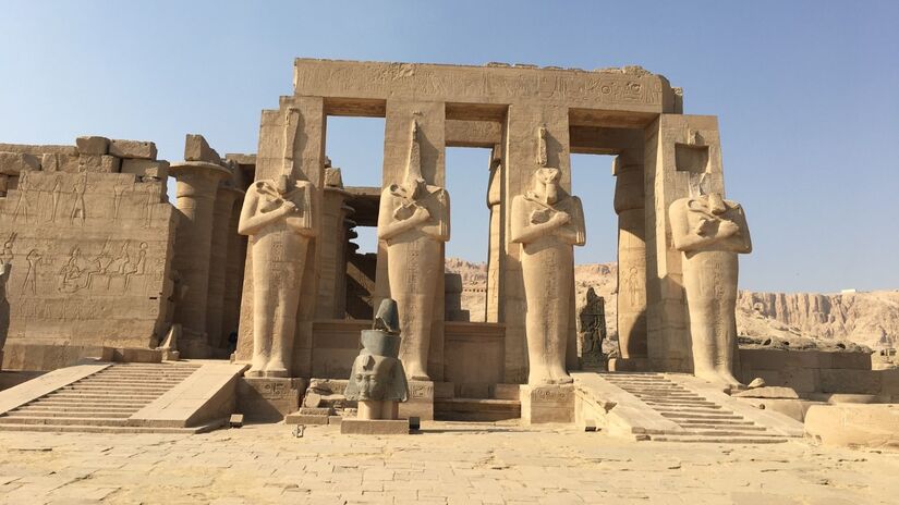 As construções egípcias influenciaram estilos e técnicas em civilizações posteriores / Pixabay