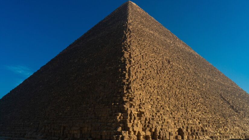 Essas estruturas monumentais eram construídas com blocos de pedra pesados e perfeitamente encaixados / Pixabay