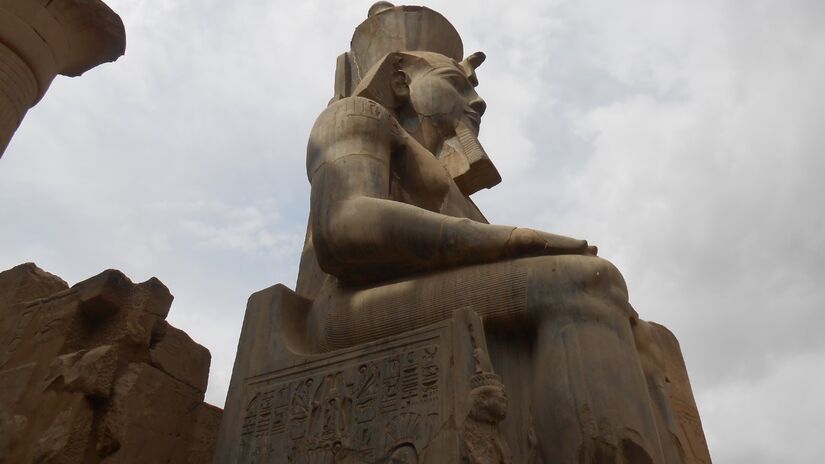 Os templos dedicados a deuses eram centros de culto importantes para aquela sociedade / Pixabay