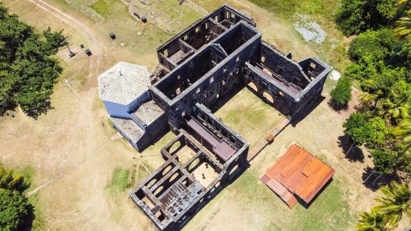 Detalhe das masmorras: visitantes podem explorar os subterrâneos que guardam histórias do Brasil Colônia/Divulgação

