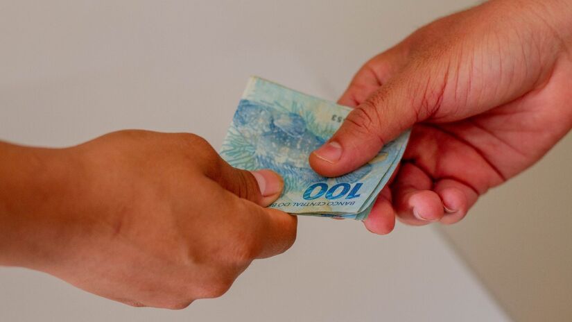 O Banco Central orienta a população sobre como reconhecer notas verdadeiras e falsas / Pixabay