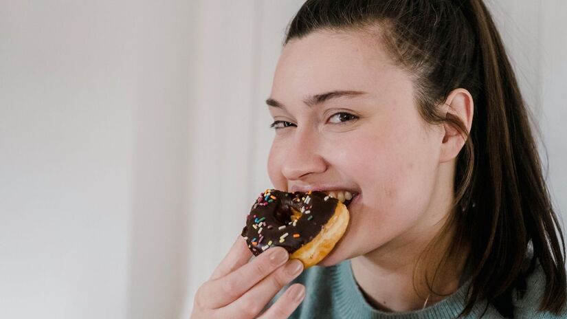 Quando consumimos muito açúcar de uma só vez, o corpo reage com fadiga, fome precoce e acúmulo de gordura  e, a longo prazo, pode gerar problemas de saúde /Pexels