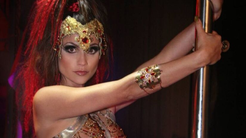 Apesar de todo o sucesso, 'Duas Caras' precisou adaptar a faixa etária da novela devido à temática de bordel/Reprodução/Globo