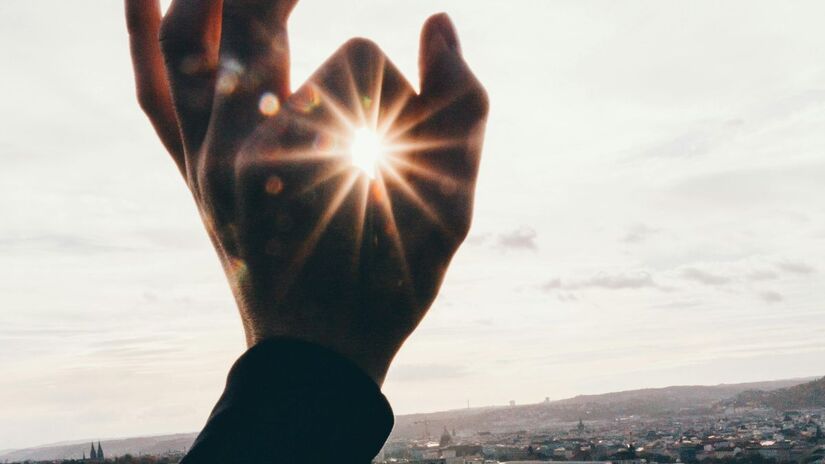 O uso de frameworks de fala organizados permite mapear problemas e soluções de forma objetiva/Pexels