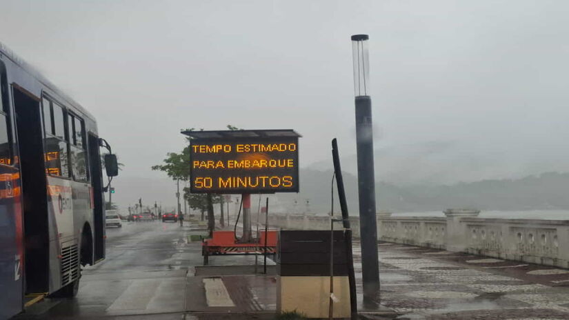 O tempo das balsas no sentido Santos e Guarujá passou para 50 minutos (Nair Bueno/DL)