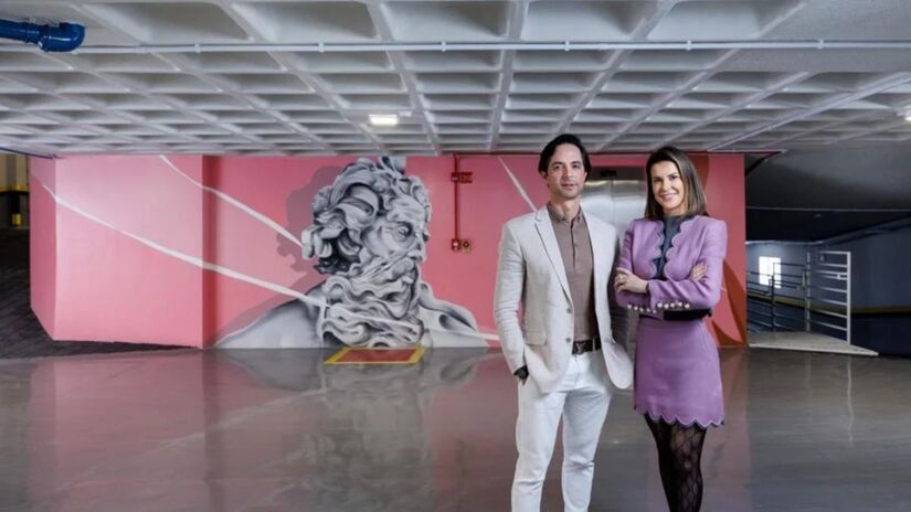 Onde o luxo encontra a arte: até a garagem virou galeria (Divulgação)