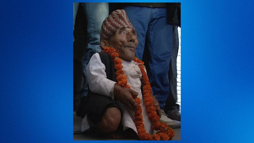 Chandra Bahadur Dangi, do Nepal, medindo 54,6 cm, é reconhecido como o homem mais baixo do mundo / Krish Dulal / Wikimedia Commons