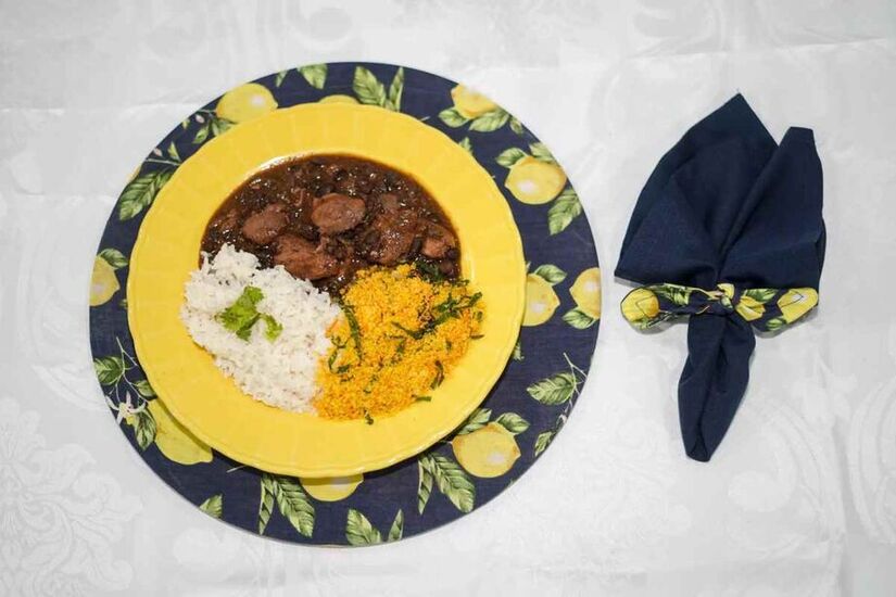 A feijoada recebeu reconhecimento no 1&ordm; Concurso de Cozinheiras Escolares, iniciativa da Secretaria de Educação do Estado (Divulgação/Estado de São Paulo)