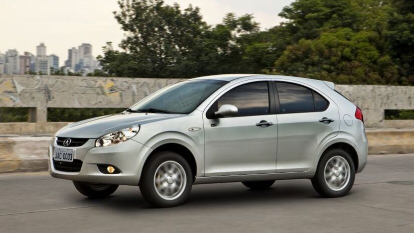 Pioneira entre as montadoras chinesas no Brasil, a JAC Motors atua desde 2011 e hoje foca em veículos elétricos e comerciais leves produzidos em São Paulo/ Divulgação JAC Motors