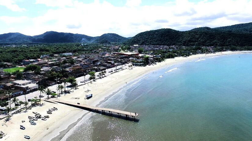Uma das Praias de Guarujá / Renan Lousada/DL