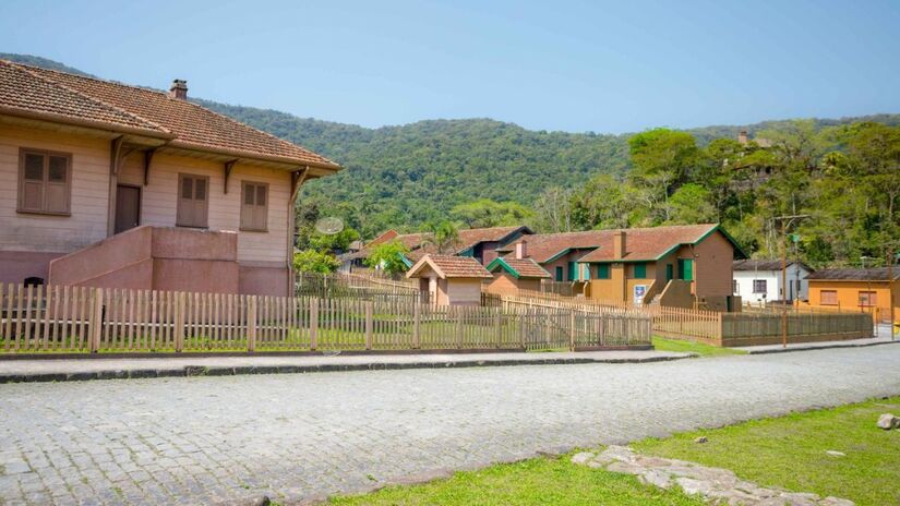 O trem para conhecer a Vila de Paranapiacaba, em Santo André, sai da Estação da Luz, no Centro de São Paulo (Divulgação)