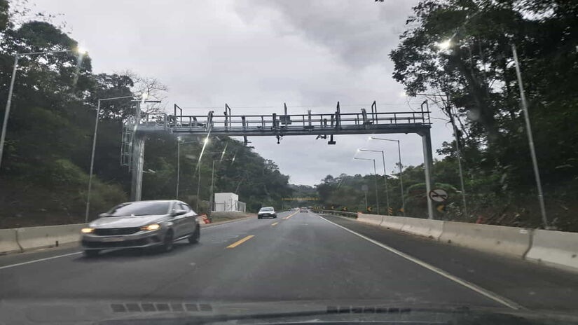 A deputada Solange Freitas (União) postou um vídeo nas redes sociais, em que está ao lado do governador, comemorando a decisão e se mostrando muito feliz com a medida (Márcio Ribeiro/DL)