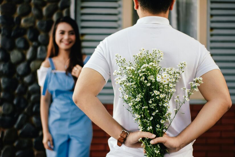 Mais leveza no amor: menos convivência diária significa menos cobranças e mais tempo de qualidade nos encontros (Pexels)