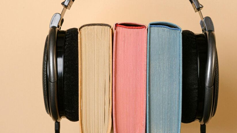 3 - Fones de ouvido: Companheiros ideais para longos trajetos e momentos de descanso - Pexels