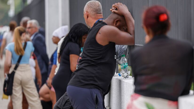 Foi um total de 2.500 policiais civis e militares colocados nas ruas, apoiado por farto arsenal tecnológico e bélico, incluindo drones, helicópteros e 32 blindados/Tânia Rêgo/Agência Brasil