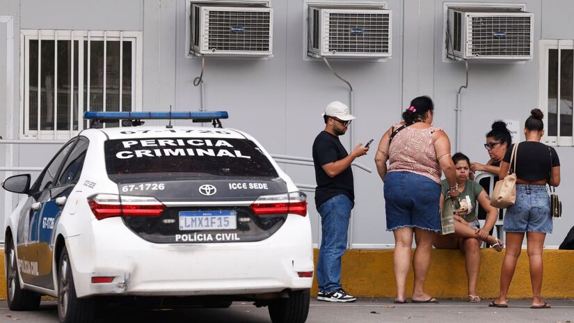 A ONG Anjos da Liberade, que acompanhou moradores no transporte dos corpos, revelou que alguns exibiam marcas de tiros na nuca e facadas/Tânia Rêgo/Agência Brasil