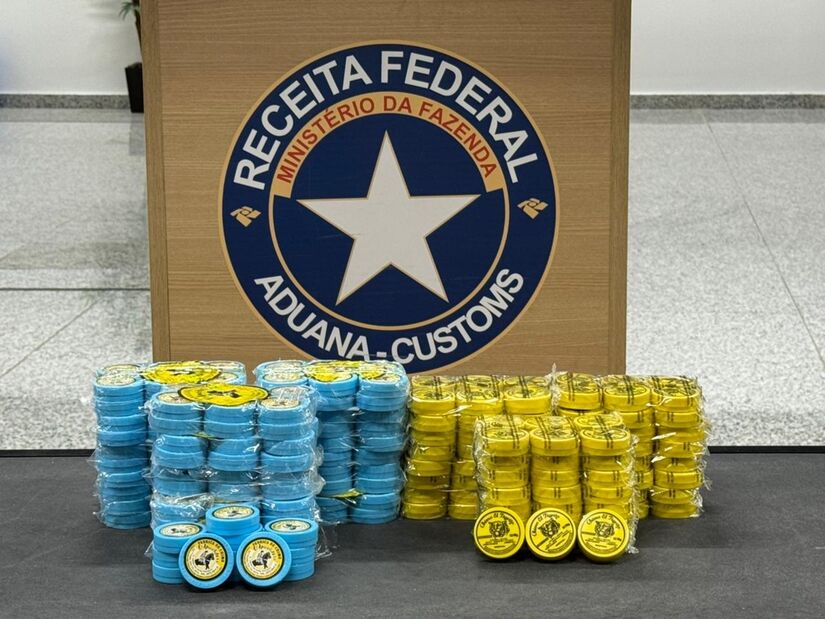 Produtos foram retidos por falta de comprovação de importação regular e indícios de destinação comercial (Divulgação/Receita Federal)