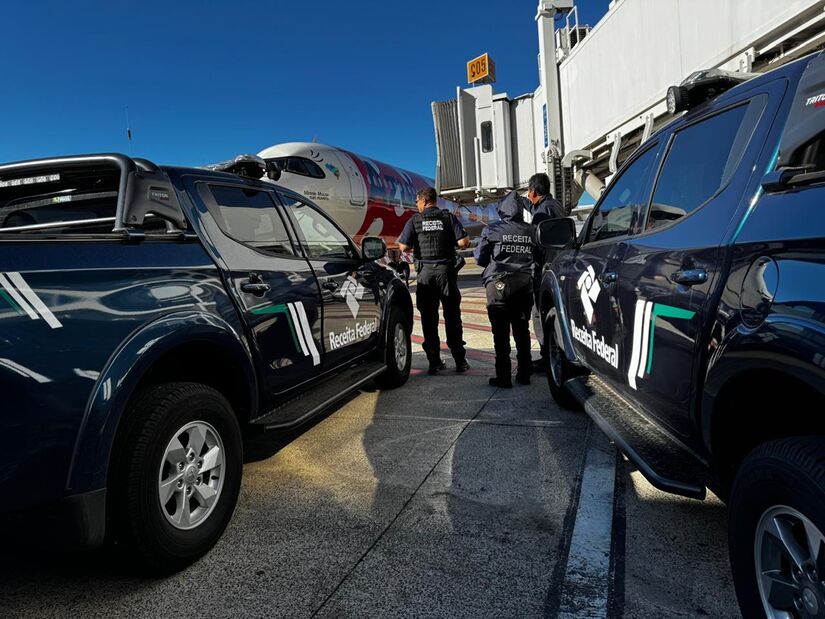 Produtos foram retidos por falta de comprovação de importação regular e indícios de destinação comercial (Divulgação/Receita Federal)