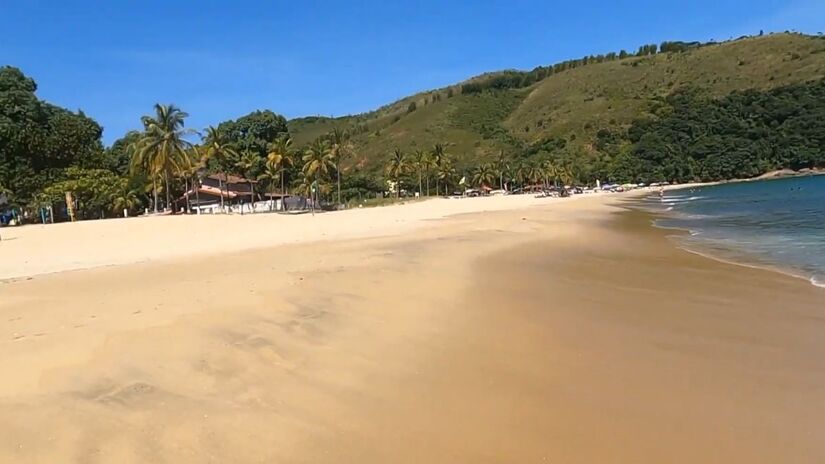 Uma das características mais populares de Paúba é que o espaço é muito procurado por surfistas (Vida de Praieiro/Youtube/Reprodução)