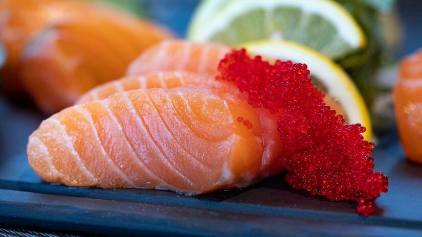 Salmão pode conter parasitas e substâncias químicas perigosas/Pexels
