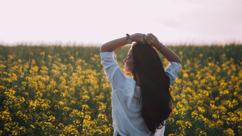 A preferência por ficar sozinho não significa isolamento: muitas vezes, indica autossuficiência emocional e boa relação consigo mesmo/Pexels