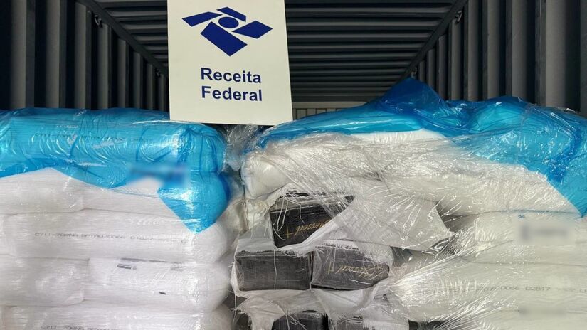 Polícia apreendeu quase 500kg de cocaína no Porto de Santos / Divulgação/Receita Federal