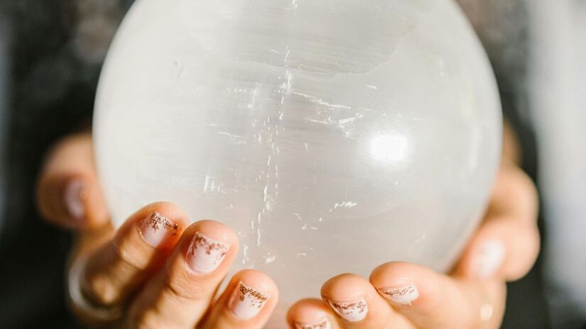 Astrologia aponta que Leão e Escorpião podem enfrentar solidão na velhice devido à força de suas personalidades/Pexels