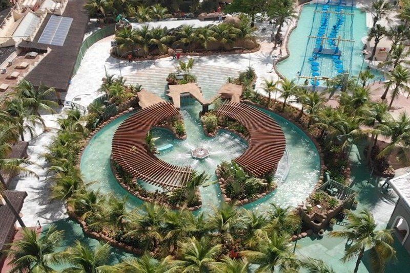 Além disso, o parque oferece mais de 60 brinquedos com águas naturalmente quente (Thermas dos Laranjais/Divulgação)