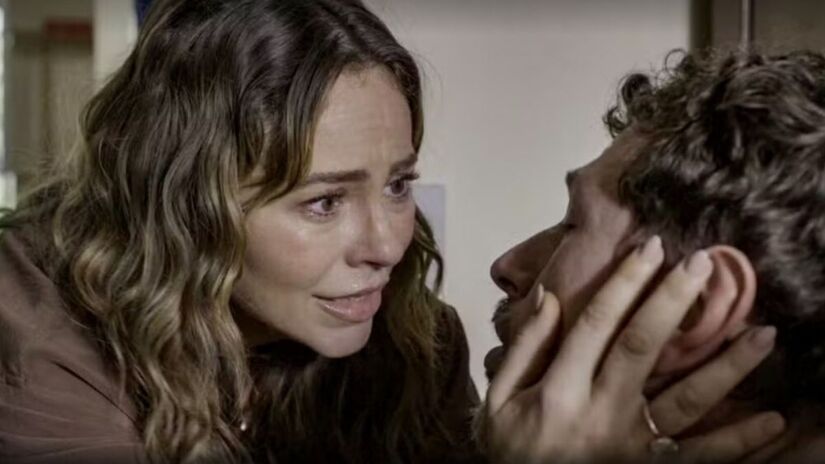 Heleninha fica indignada por descobrir que seu irmão gêmeo está vivo/Reprodução/TV Globo