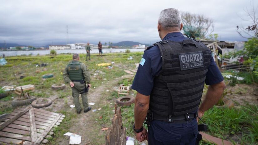 Obras não autorizadas em diversos pontos da cidade também foram vistoriadas / Júlio Koema/PMM
