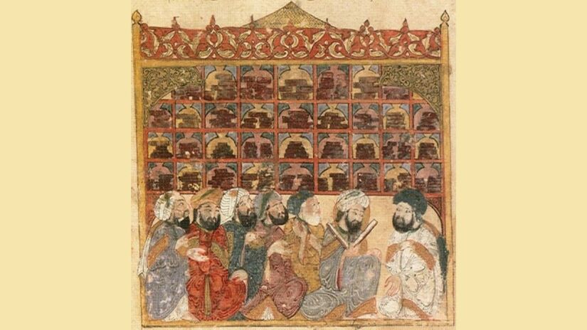 Miniatura de 1237 de Yahyá al-Wasiti retrata estudiosos reunidos na biblioteca biblioteca abássida, em Bagdá, durante o auge da Casa da Sabedoria/ Domínio público