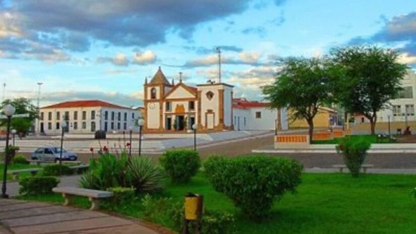 Oeiras é conhecida por sua tradição religiosa e histórica, visto que o município se desenvolveu ao redor da igreja matriz (Secretaria de Cultura de Oeiras/Divulgação)