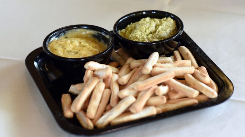 Uma colher de guacamole pode substituir maioneses e molhos industrializados com muito mais saúde / Pixabay