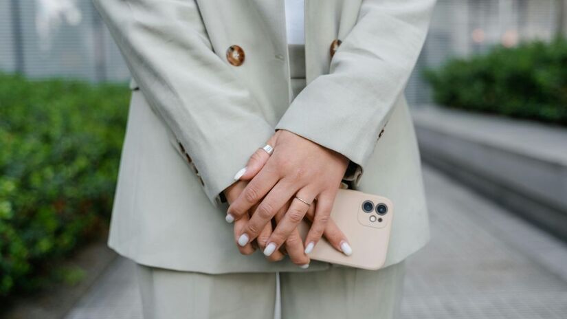 A Agência Internacional de Pesquisa sobre o Câncer (IARC) classificou os campos de radiofrequência como possivelmente cancerígenos para humanos (categoria 2B), ou seja, com provas ainda limitadas / Fotos: Freepik