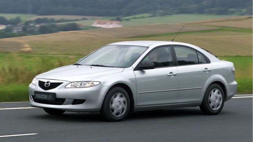 Já o Mazda6 GG foi fabricado entre 2002 e 2008, com motores de 1.8, 2.0 e 2.3 litros a gasolina (Divulgação)
