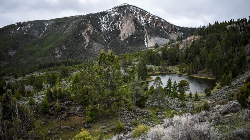 Paisagens coloridas e formações geotérmicas fazem de Yellowstone um espetáculo único no mundo / Pixabay