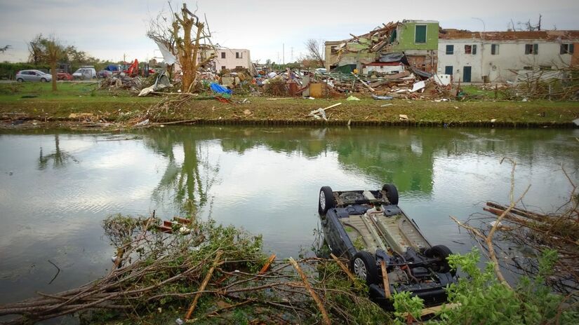 Estruturas como pontes, postes e prédios são frequentemente derrubadas por esses eventos / Pixabay